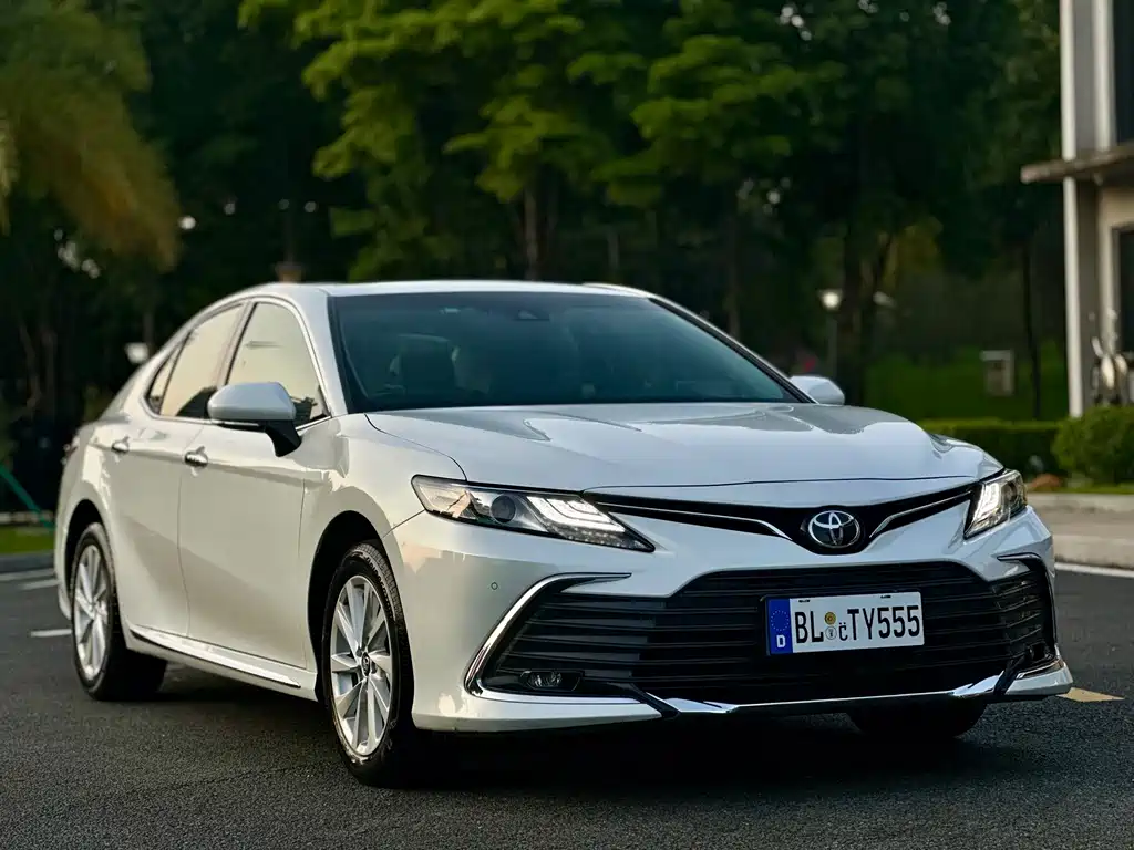 Toyota Camry 2024 — фото 3
