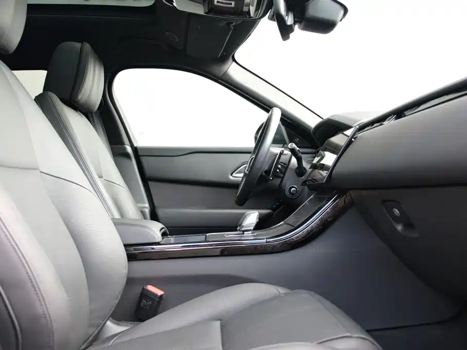 Land Rover Range Rover Velar 2025 — фото 12