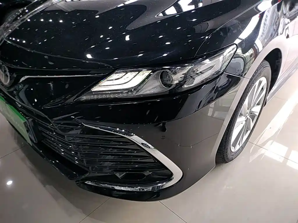 Toyota Camry 2022 — фото 24