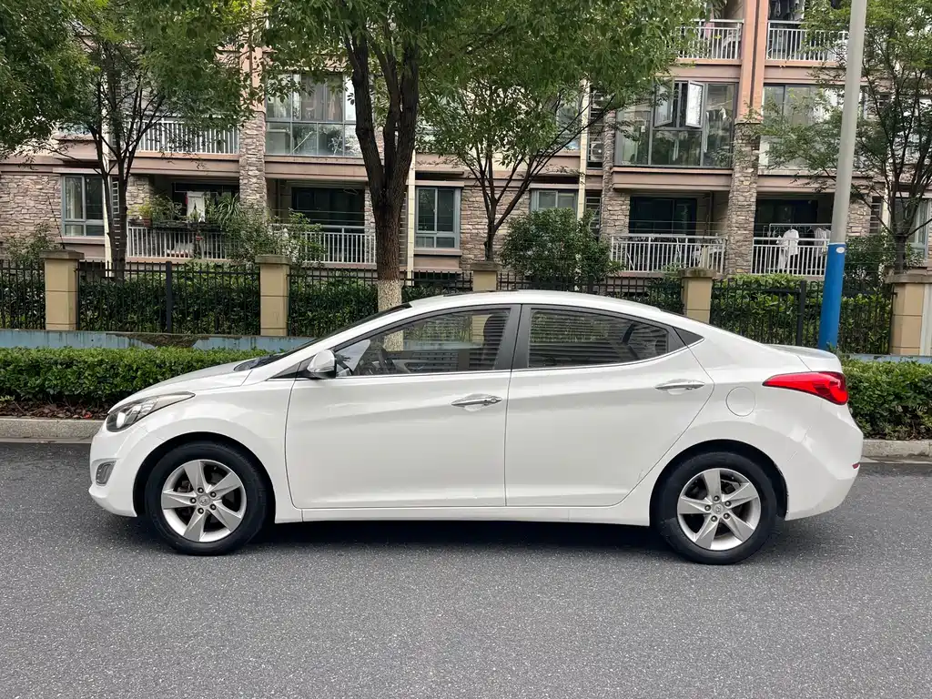 Hyundai Elantra Langdong 2014