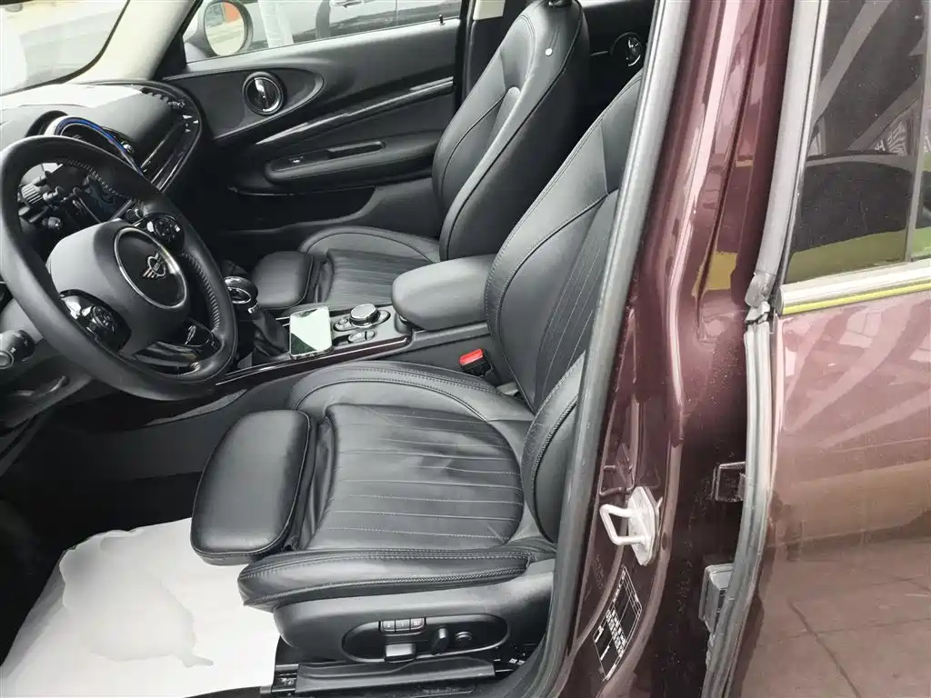 MINI Clubman 2018 — фото 15