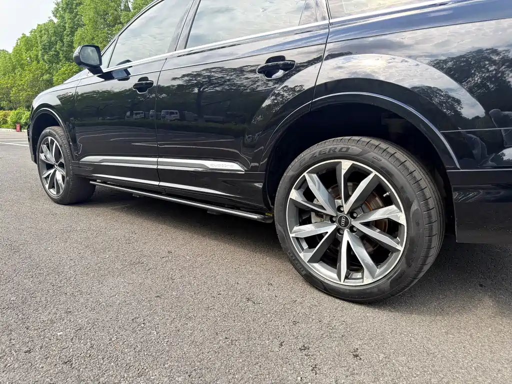 Audi Q7 2021 — фото 7