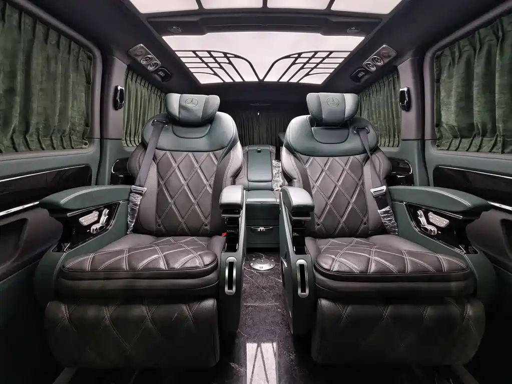 Mercedes-Benz Vito 2023 — фото 13