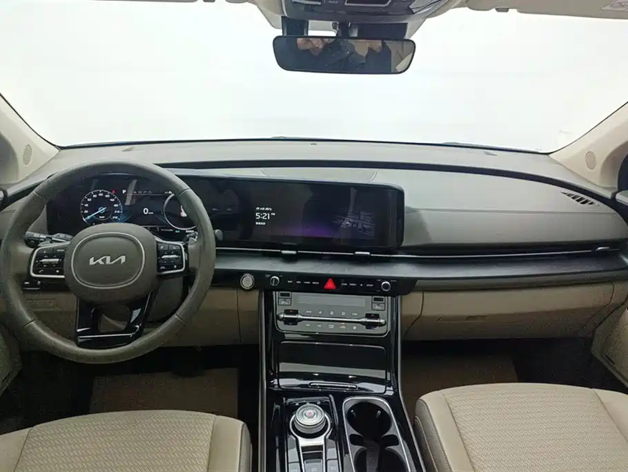 Kia Carnival 2022 — фото 12