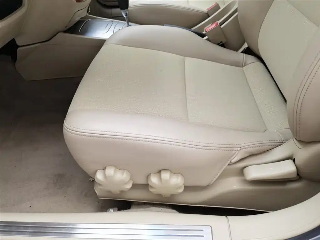 Buick Excelle 2013 — фото 20