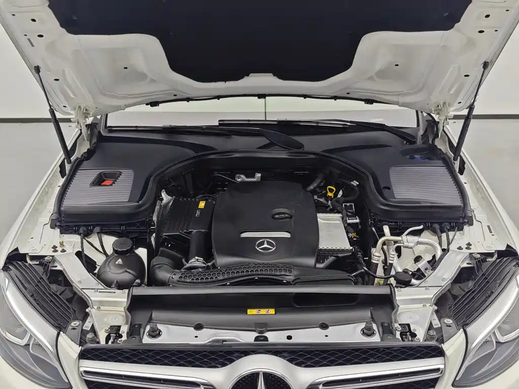 Mercedes-Benz GLC 2018 — фото 16