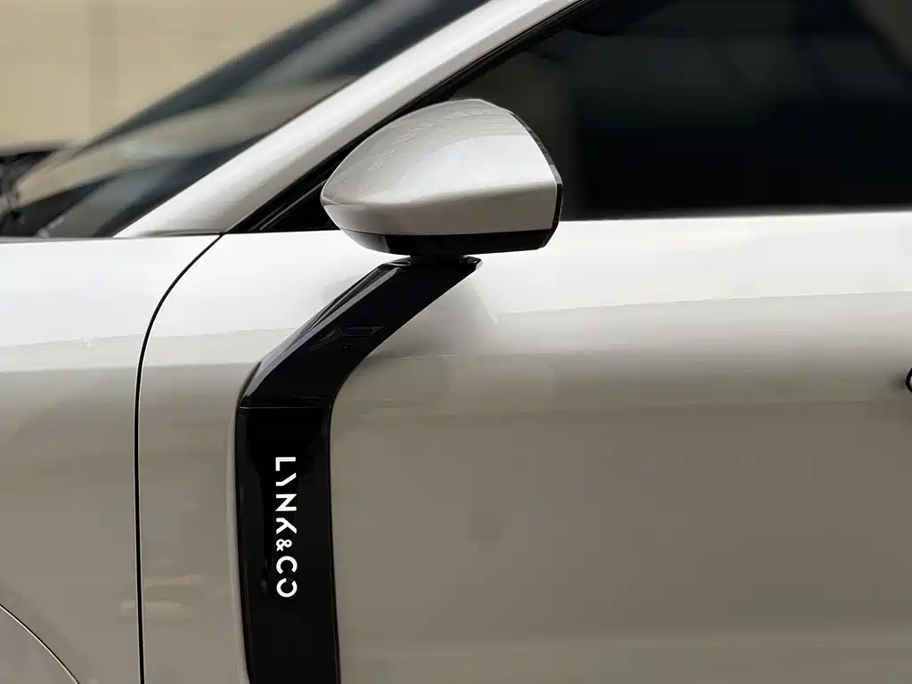 Lynk & Co 08 EM-P 2024 — фото 24