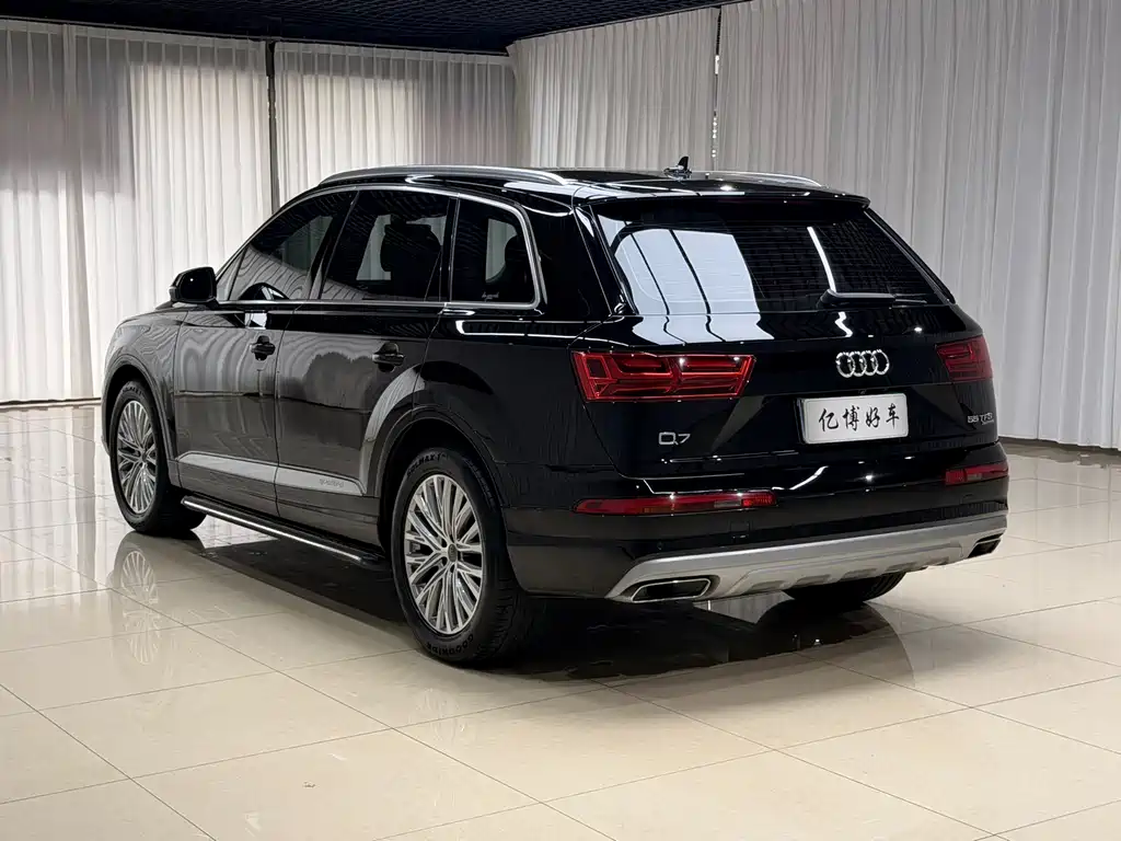 Audi Q7 2019 — фото 7
