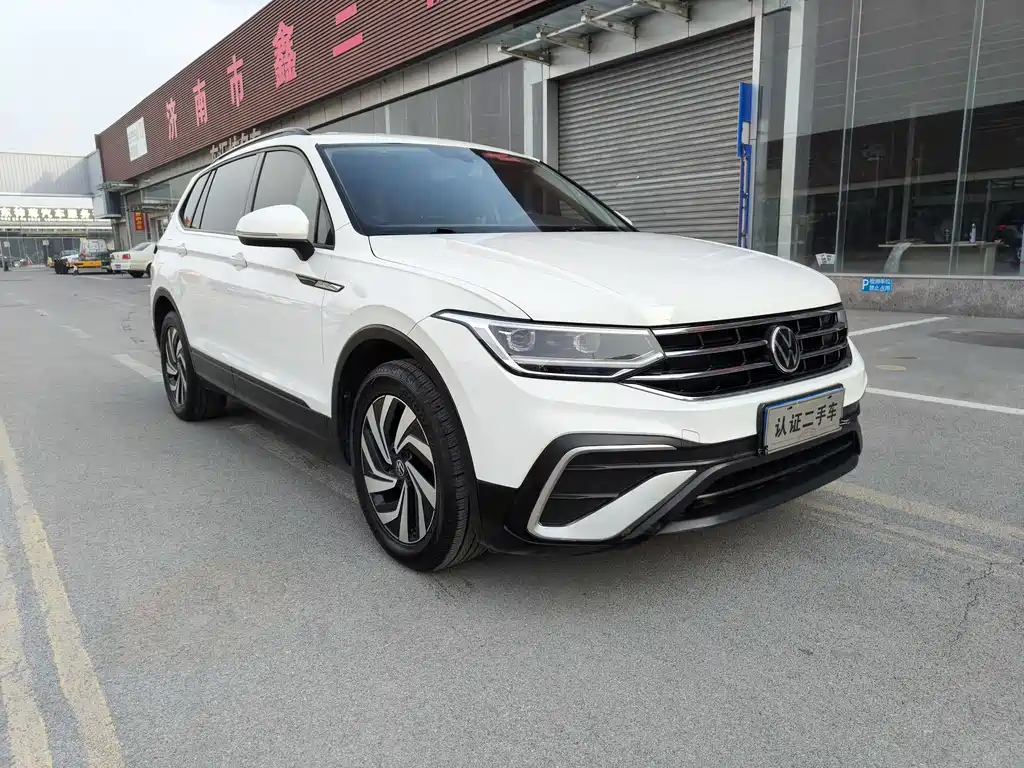 Volkswagen Tiguan L 2022 — фото 3
