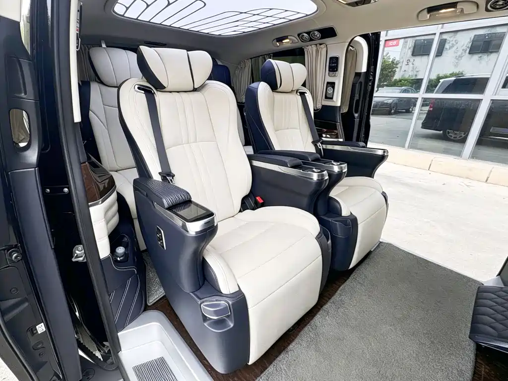 Mercedes-Benz V-Class 2022 — фото 5