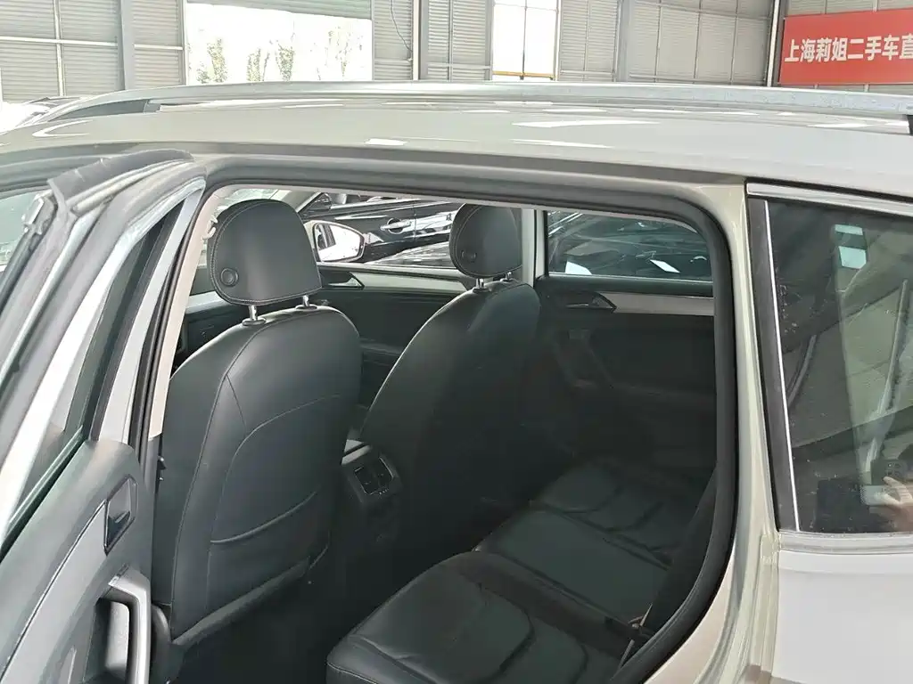Volkswagen Tiguan L 2018 — фото 11