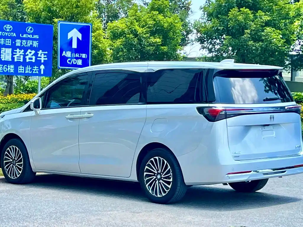 Buick GL8 Hybrid 2025 — фото 13