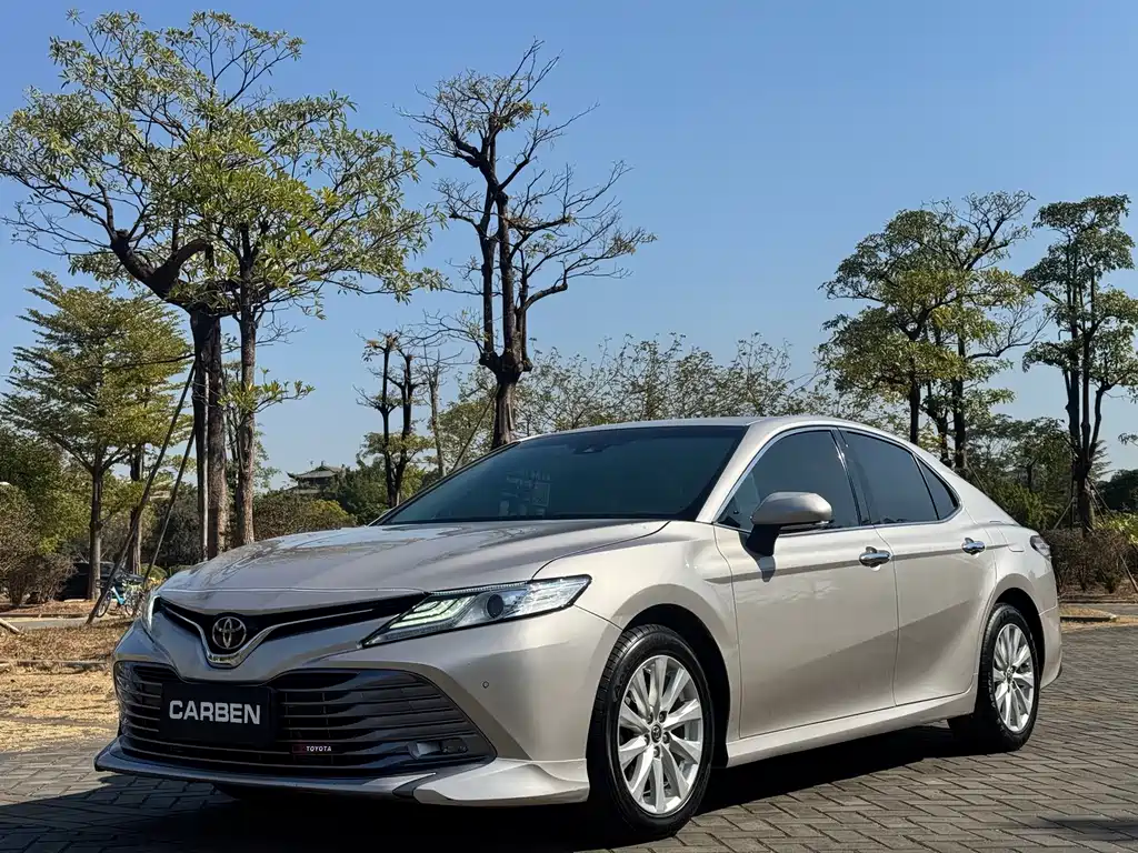 Toyota Camry 2020 — фото 1