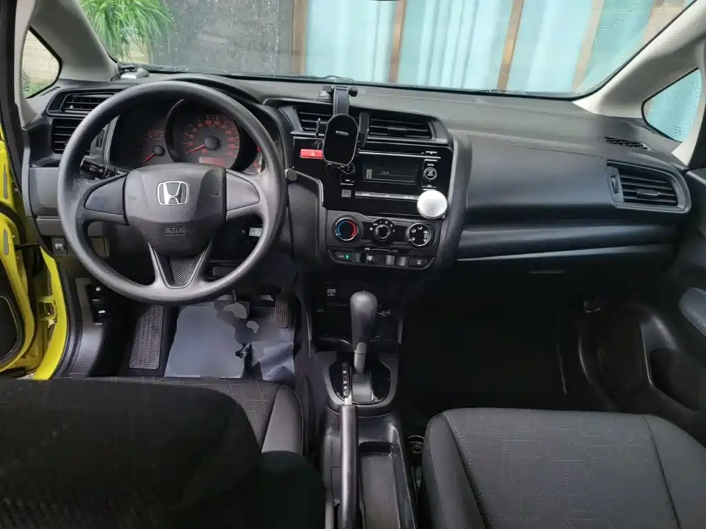 Honda Fit 2016 — фото 10