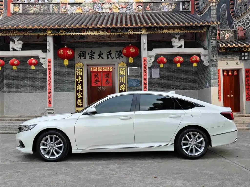 Honda Accord 2023 — фото 10