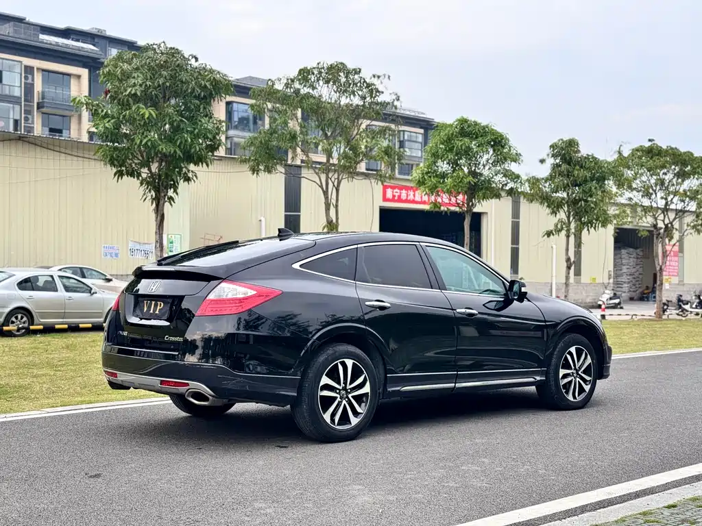 Honda Crosstour 2016 — фото 21