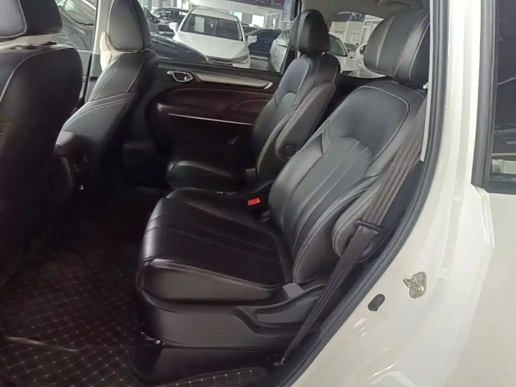 GAC Trumpchi M6 2021 — фото 17