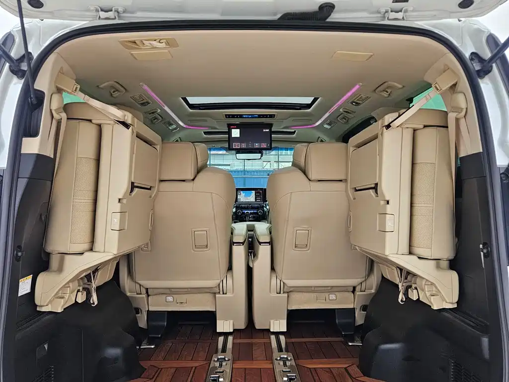 Toyota Vellfire 2022 — фото 7