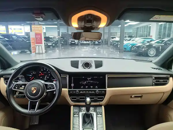 Porsche Macan 2020