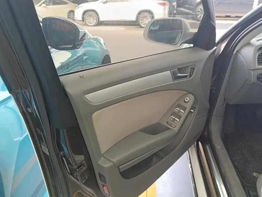 Audi A4L 2016