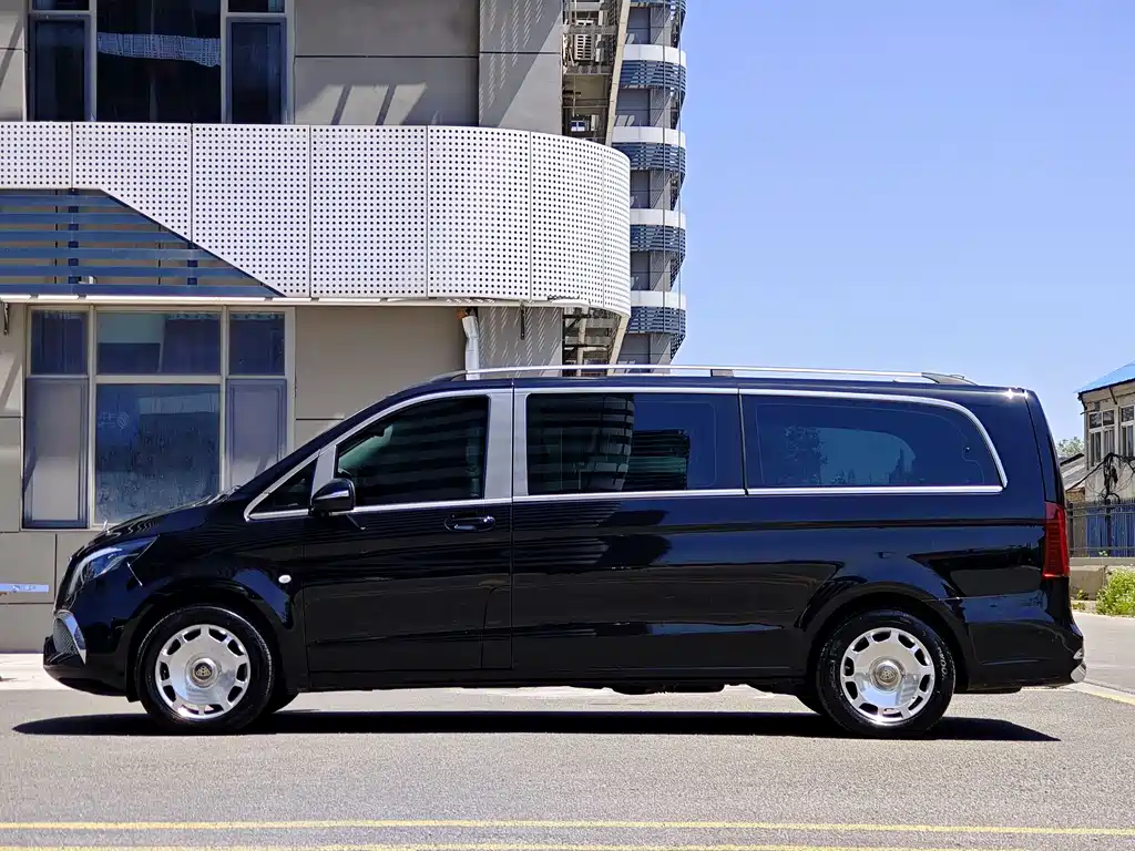 Mercedes-Benz Vito 2023 — фото 8