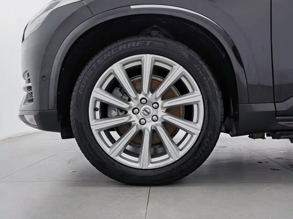 Volvo XC90 2018 — фото 17