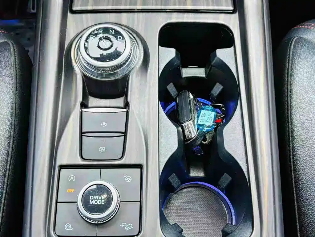Ford Explorer 2020 — фото 10