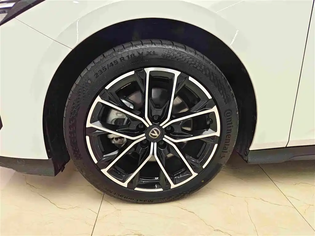 Changan UNI-V Smart Electric Idd 2024 — фото 14