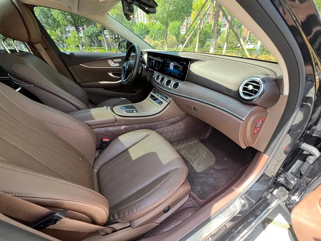Mercedes-Benz E-Class 2023 — фото 9