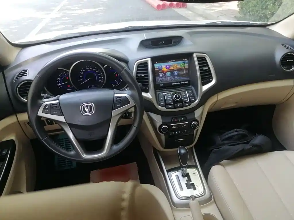 Changan Eado 2016 — фото 10
