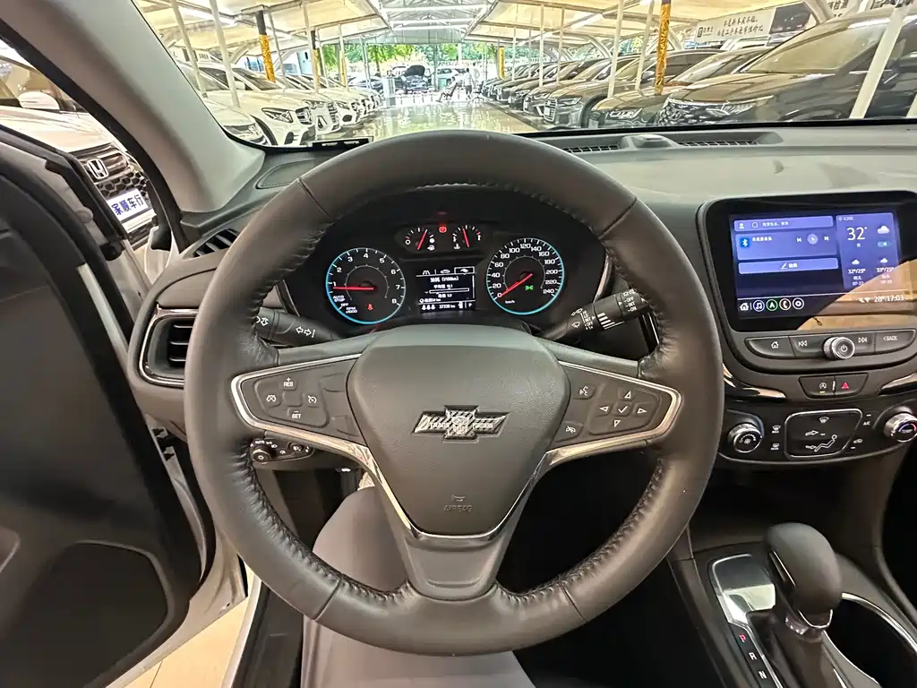 Chevrolet Equinox 2023 — фото 13