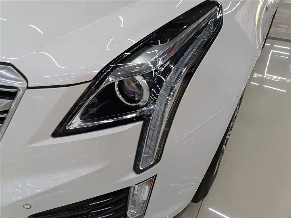Cadillac XT5 2019 — фото 18