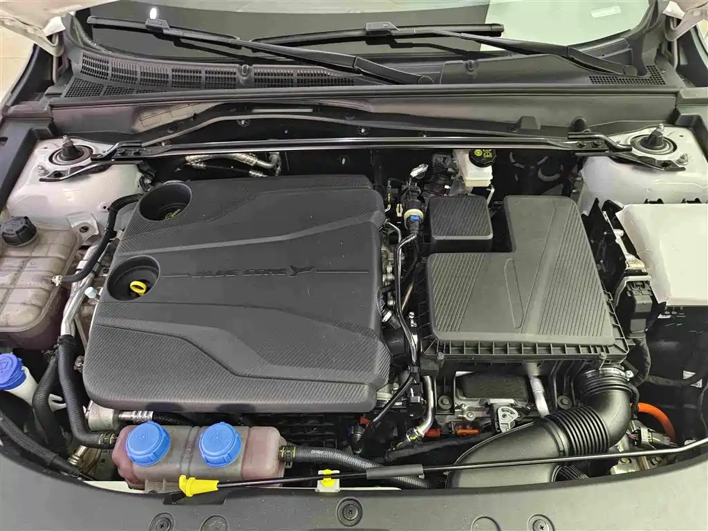 Changan UNI-V Smart Electric Idd 2024 — фото 16