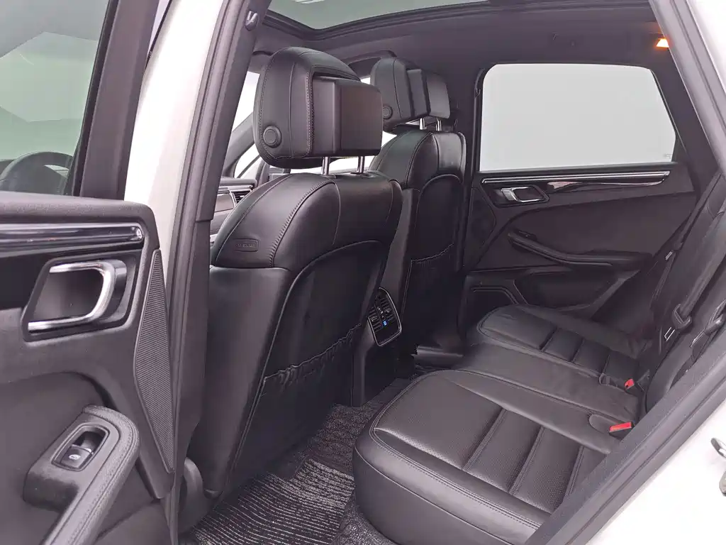 Porsche Macan 2015 — фото 13