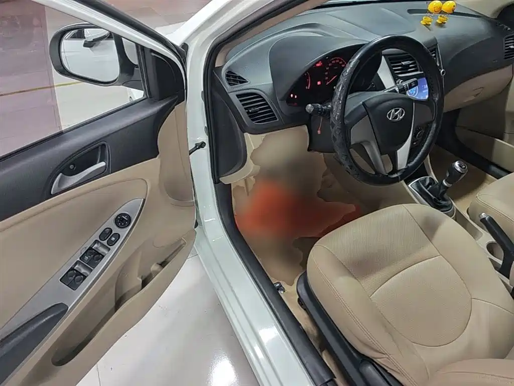 Hyundai Verna 2016 — фото 16