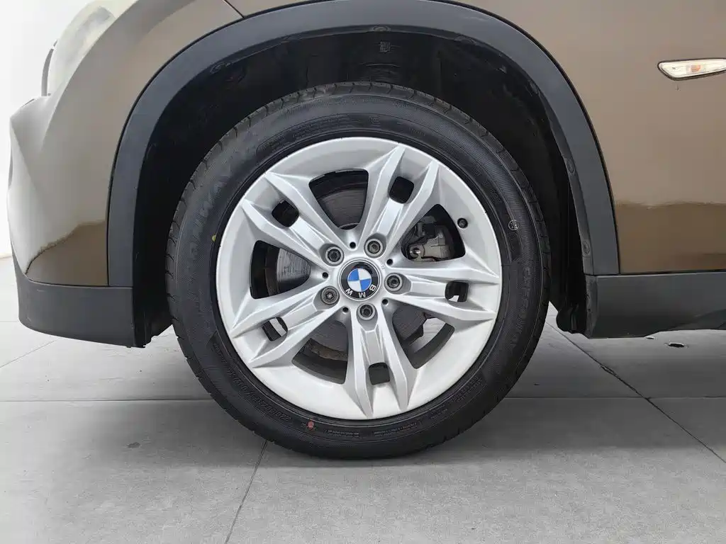 BMW X1 2012 — фото 17