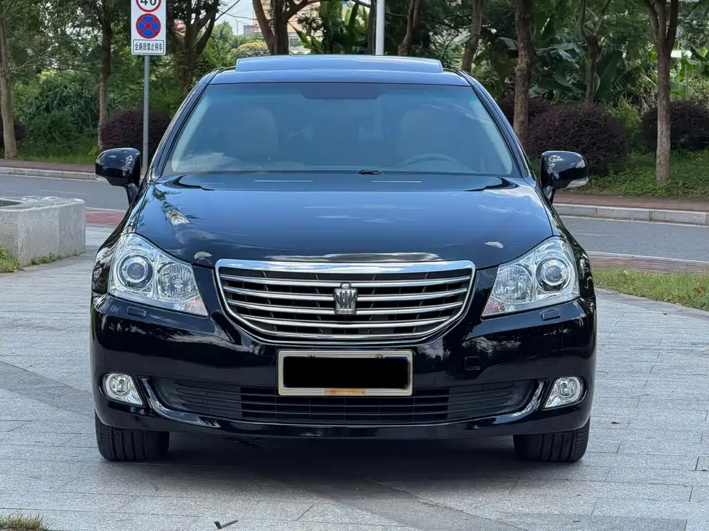 Toyota Crown 2010