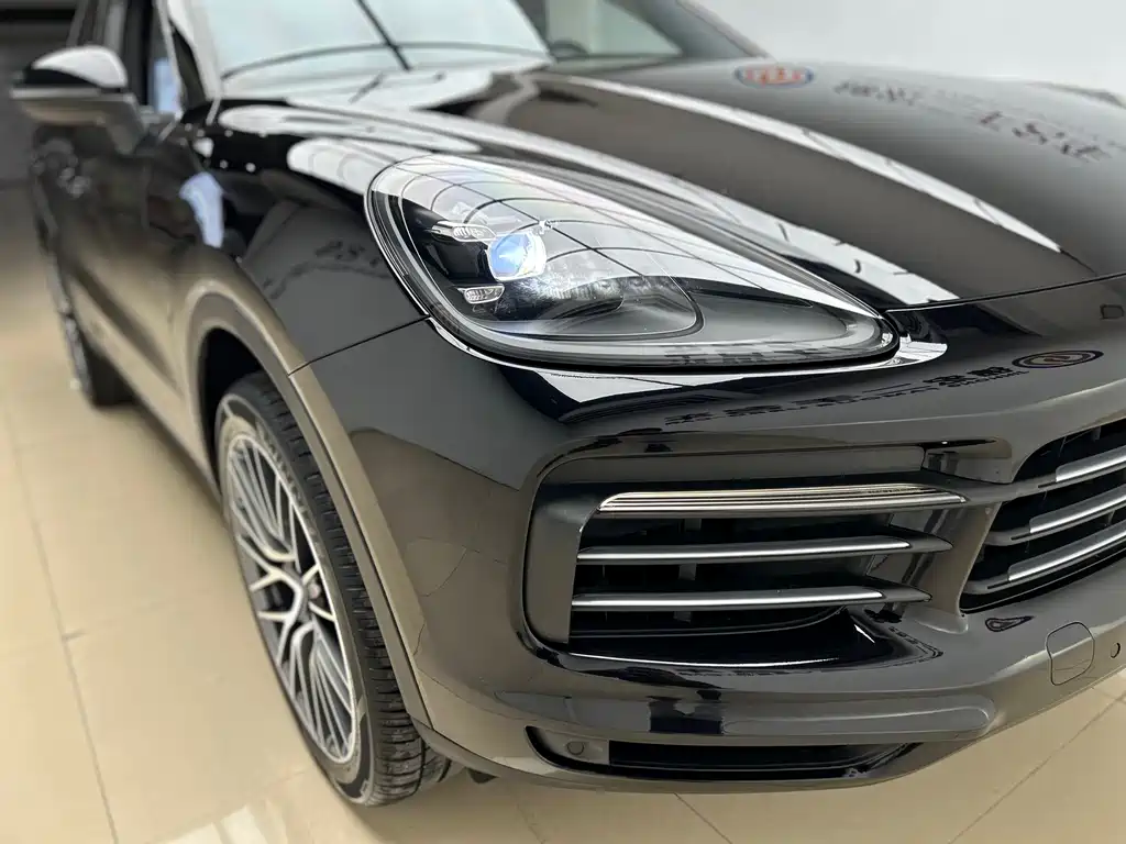 Porsche Cayenne 2018 — фото 22