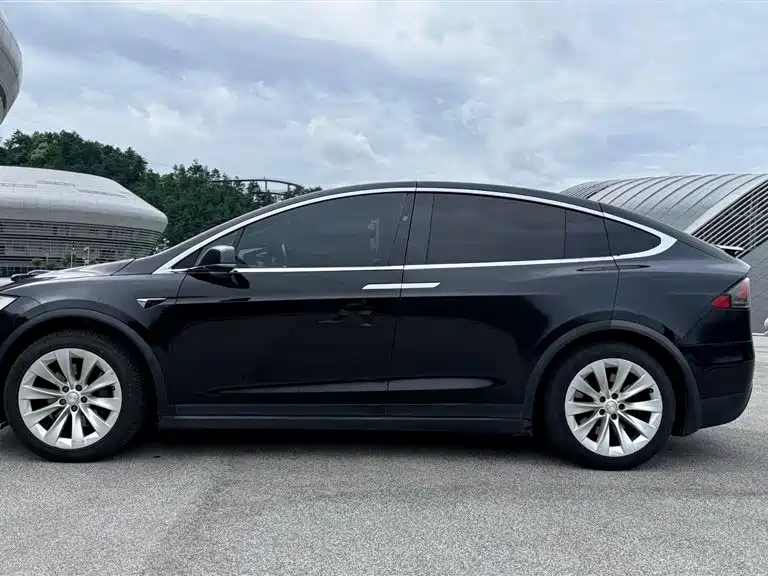 Tesla Model X 2017