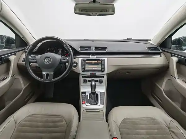 Volkswagen Magotan 2013