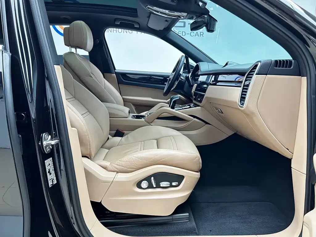 Porsche Cayenne 2018 — фото 20