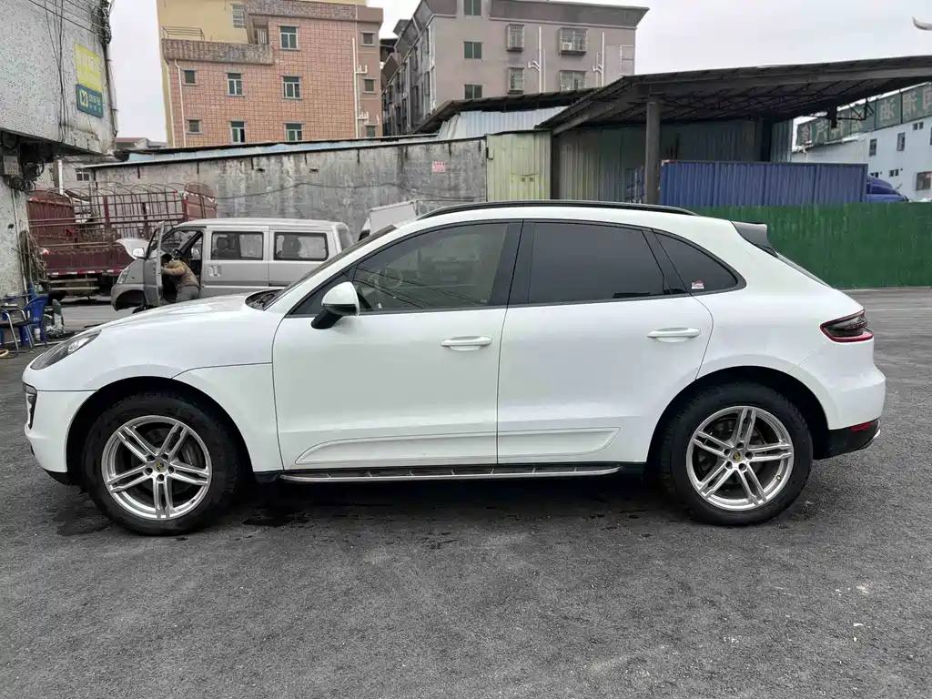 Porsche Macan 2016 — фото 26