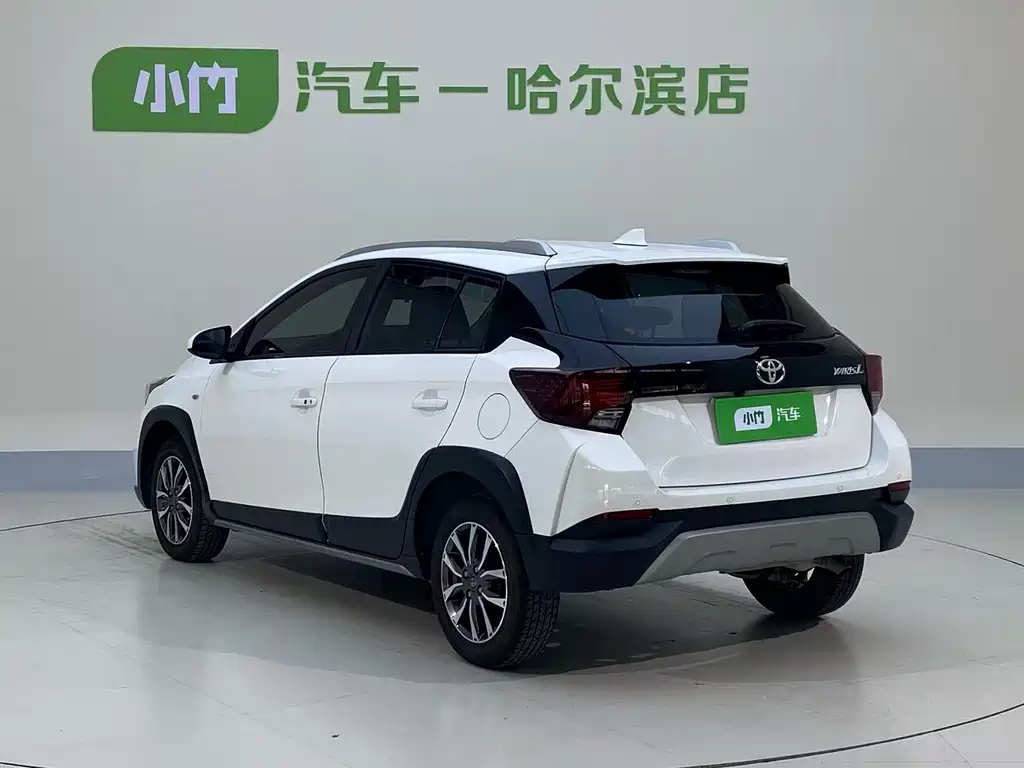 Toyota Yaris L 2022