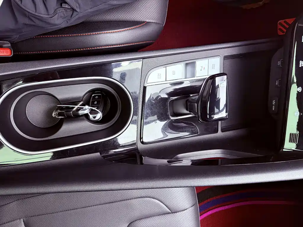 Hyundai Elantra 2022 — фото 14