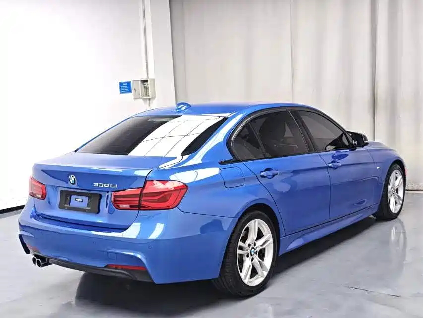 BMW 3 Series 2017 — фото 20