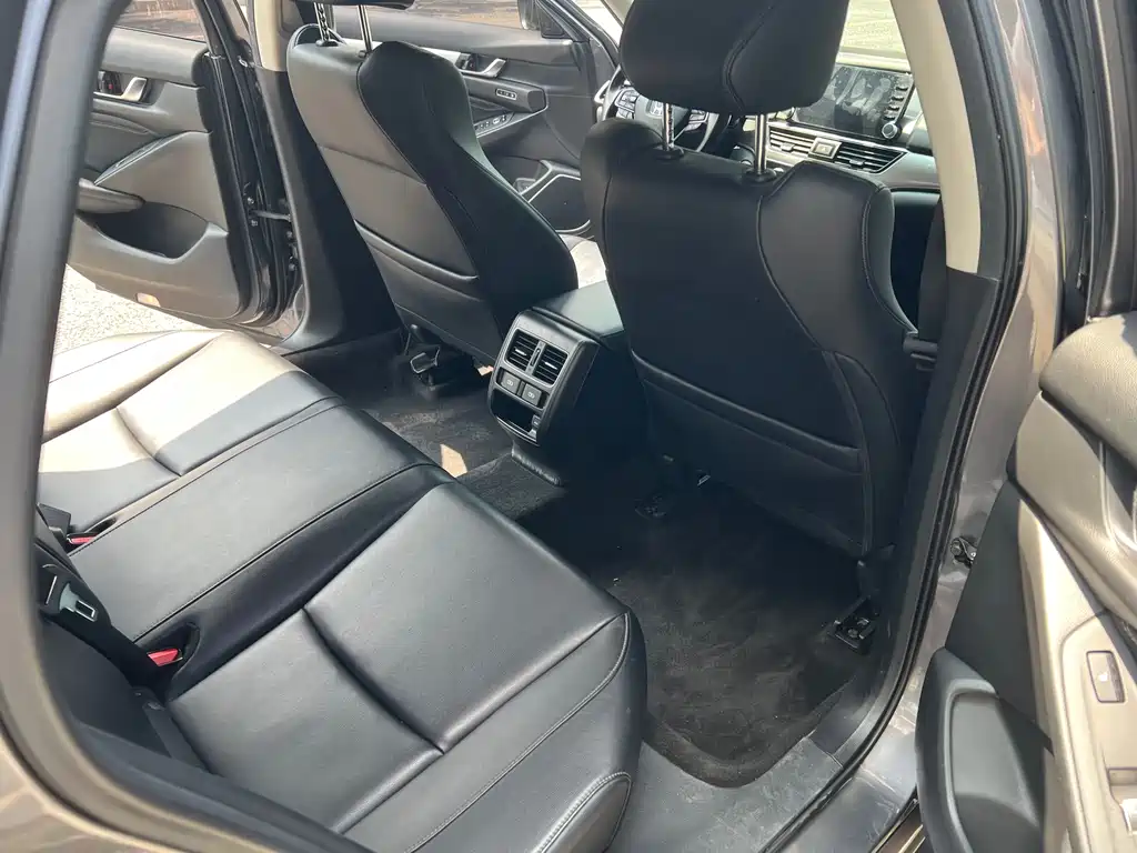 Honda Accord 2018 — фото 11