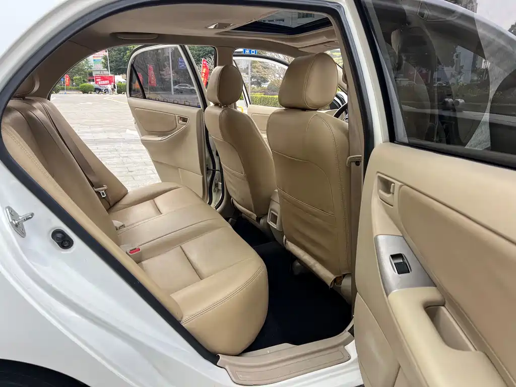 Toyota Corolla 2015 — фото 15