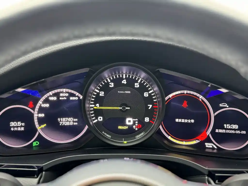 Porsche Cayenne Hybrid 2021 — фото 9