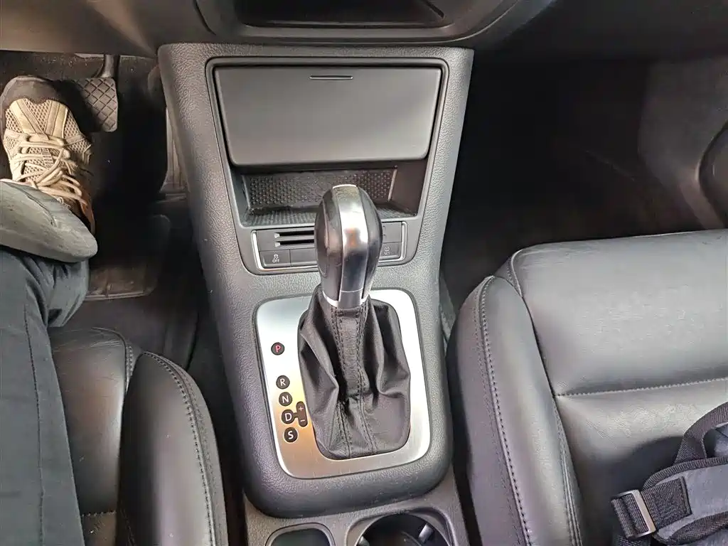 Volkswagen Tiguan 2015 — фото 14