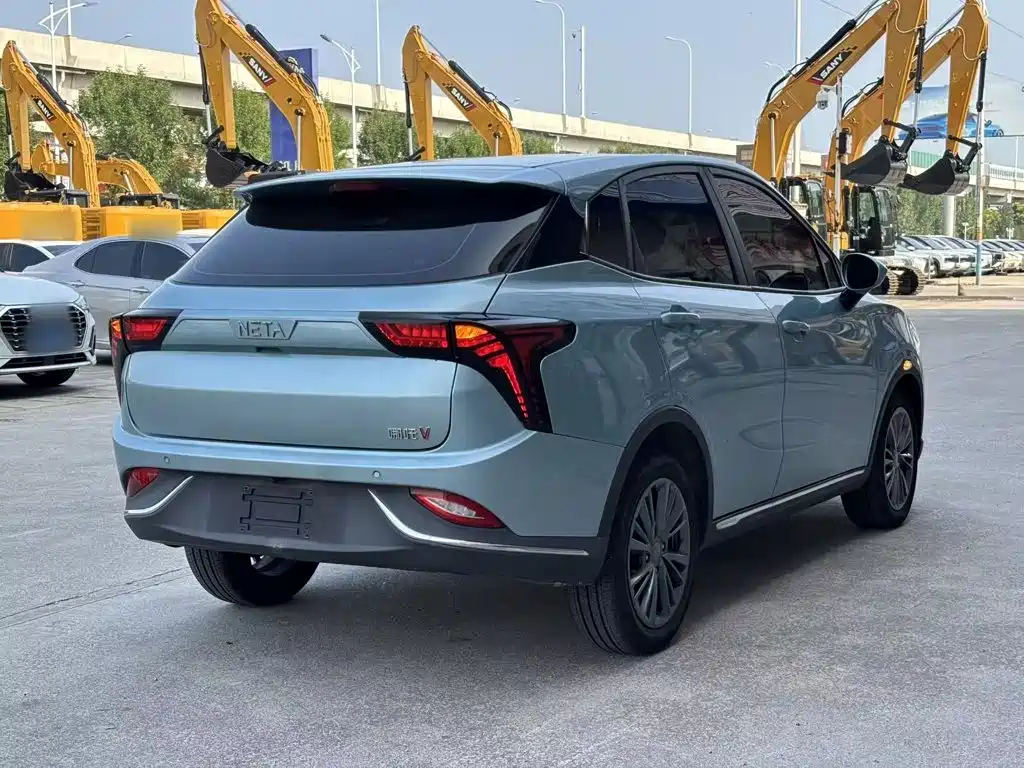 Neta V 2023